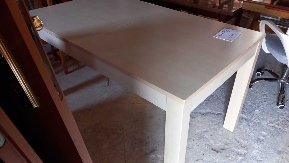 stół rozkładany-duży drewniany.