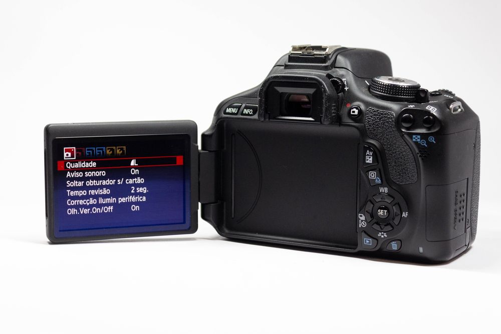 Canon EOS 600D + Canon 18-55mm