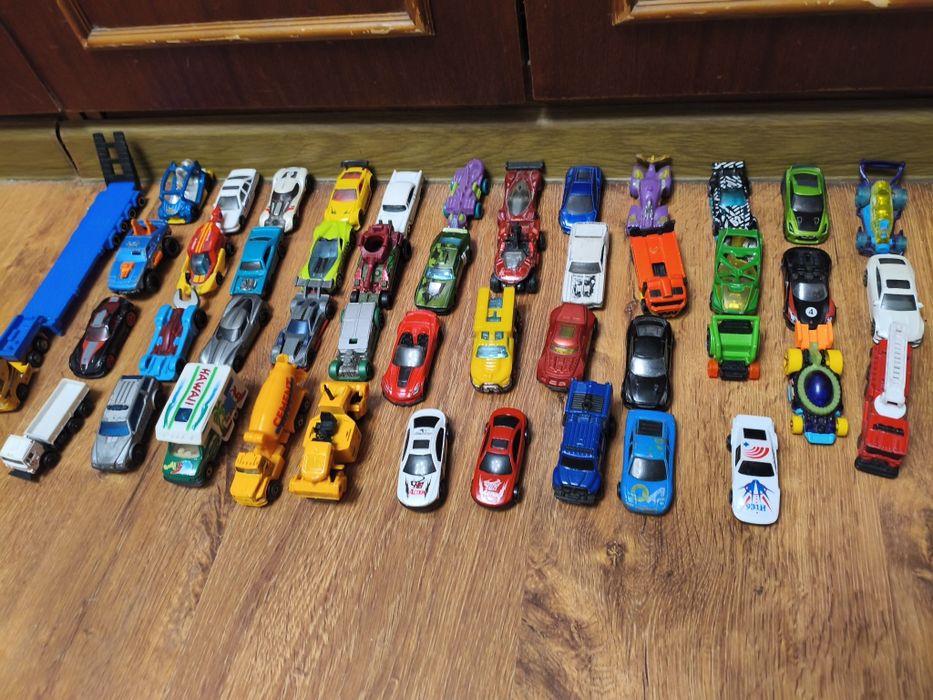 Машинки Вілс та інші