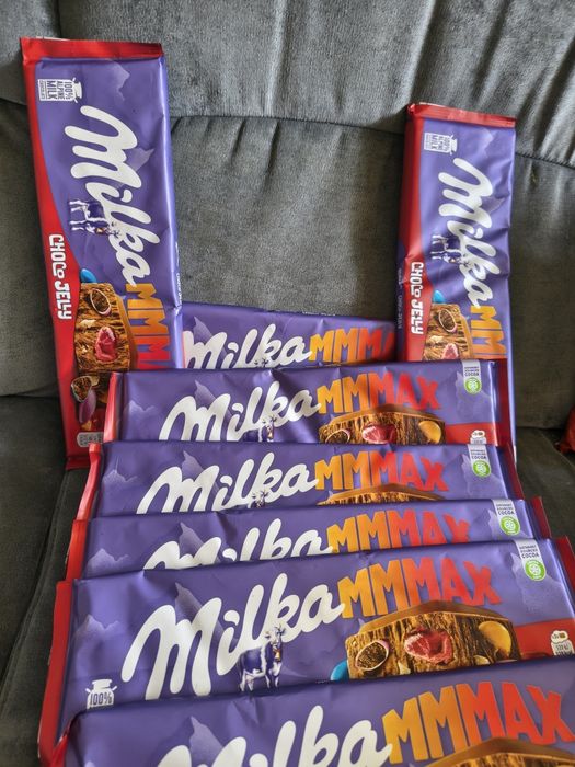 Cena za 10 szt! Milka MMMAX czekolada mleczna Choco Jelly 2500 kg z cukierkami strzelającymi