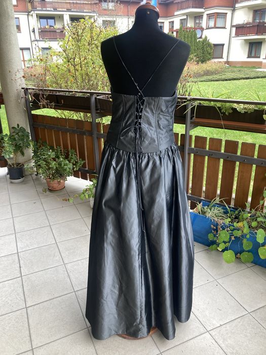 Suknia balowa, sylwestrowa z tafty na sztywnej halce