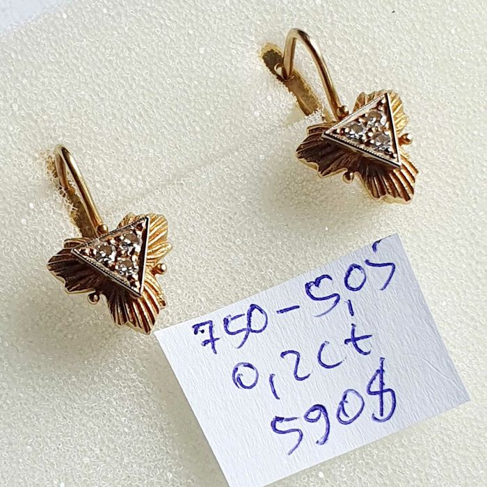 Продам золотые серьги с бриллиантами производства СССР