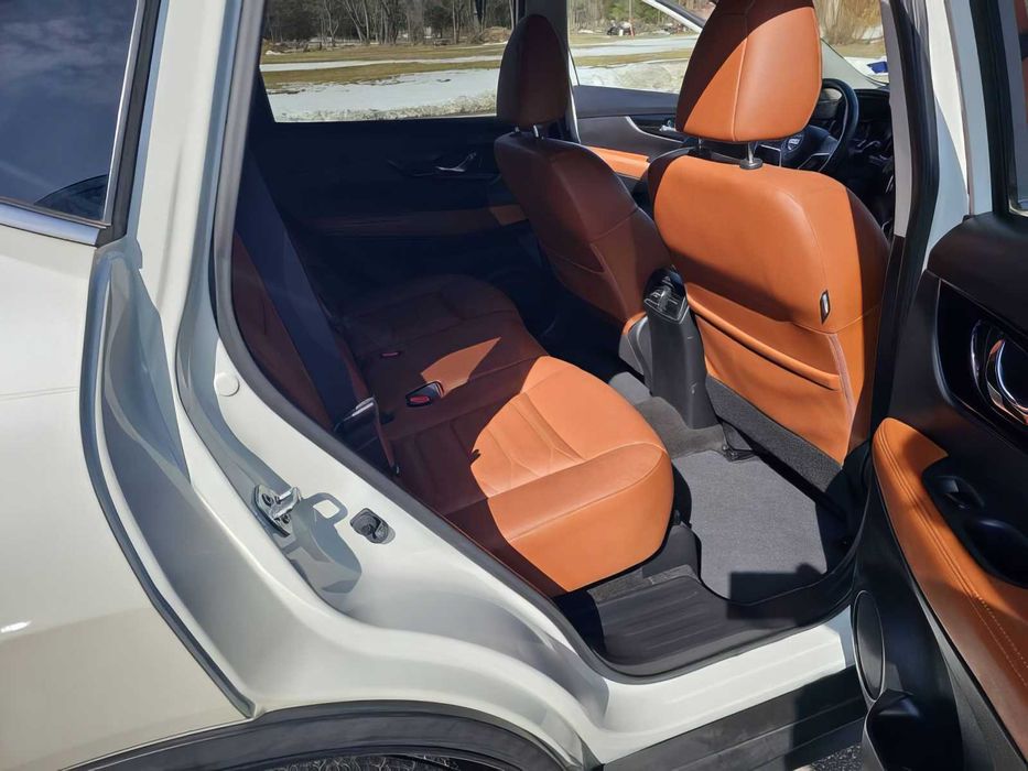 Nissan Rogue SL      2017