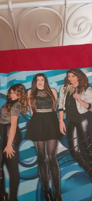 Poster Fifth Harmony, com defeito