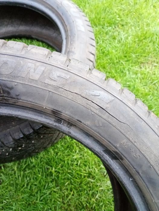 Opony 2 sztuki całoroczne bieżnikowane używane