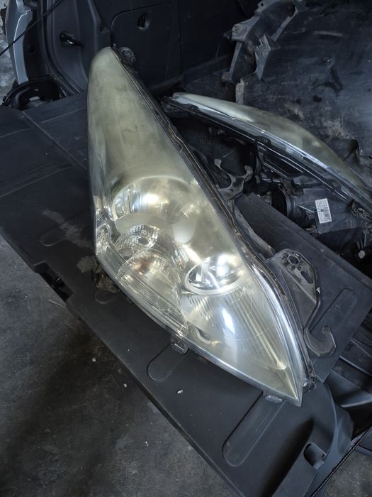 Lampa przednia prawa strona peugeot 3008 5008