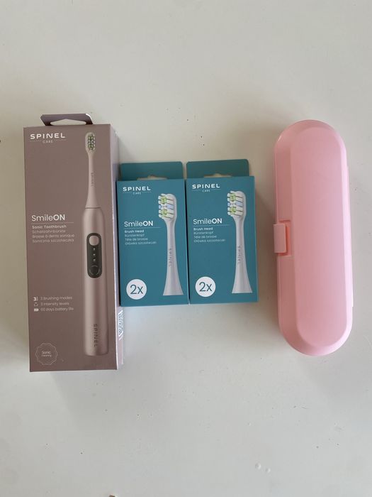 Szczoteczka soniczna do zebow, 2 glowki plus etui, nowe