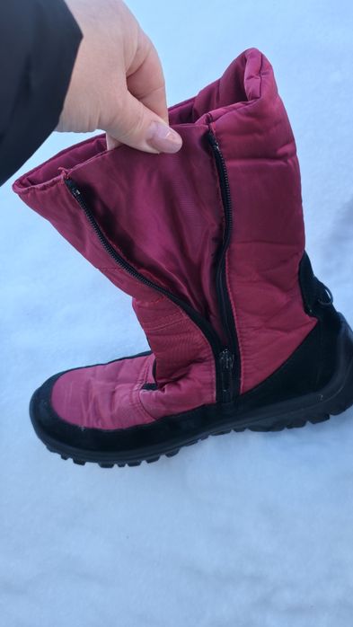 Віддам  чоботи 39 розмір .