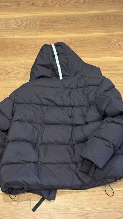 Пуховик Canada Goose  Розмір ХЛ ( підійде на Л)   Ціна 3500 грн