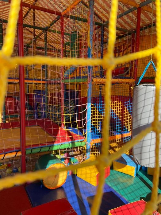 Продам великий дитячий лабіринт 7х4