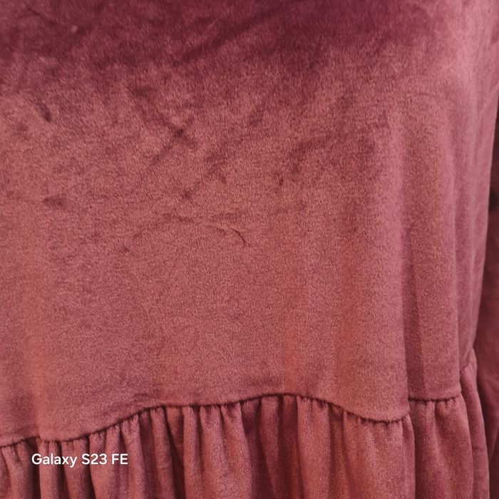 Bordowa sukienka uniwersalny