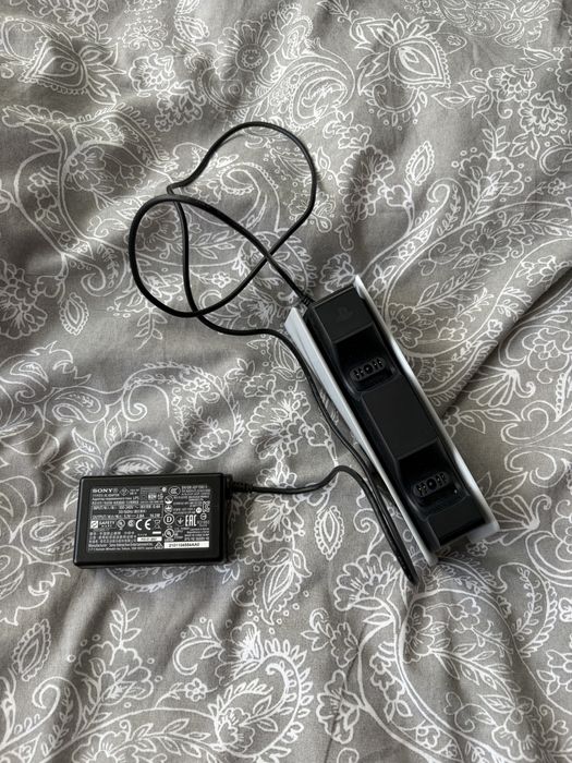 Ładowarka do padów ps5