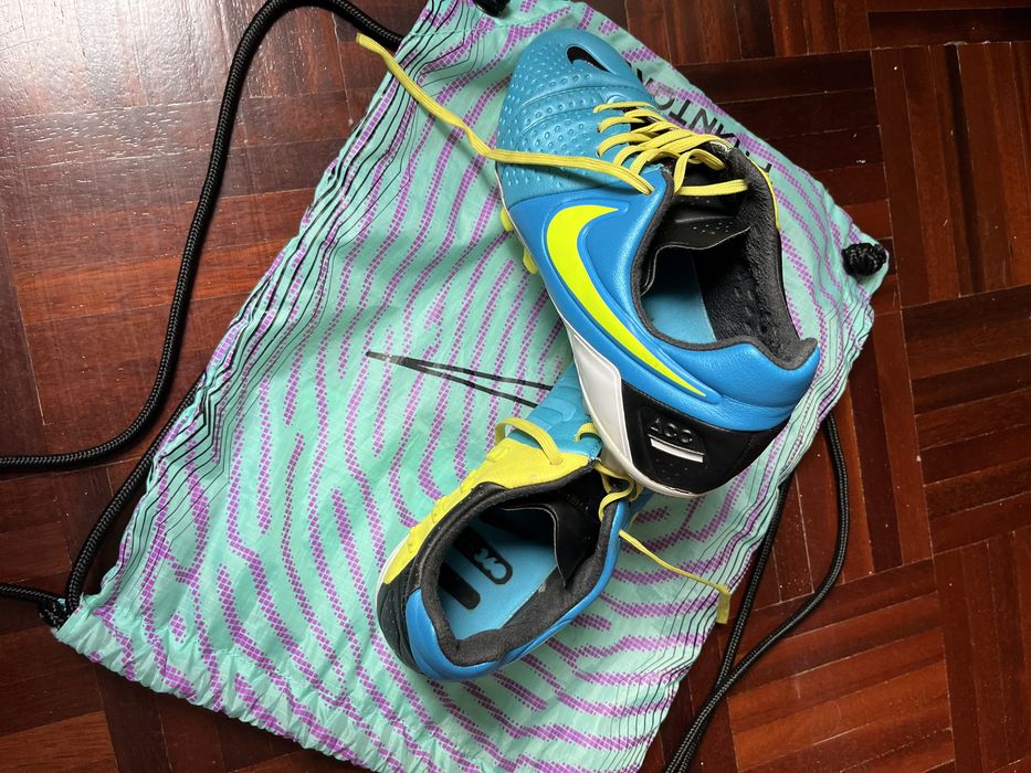 Chuteira Nike magista