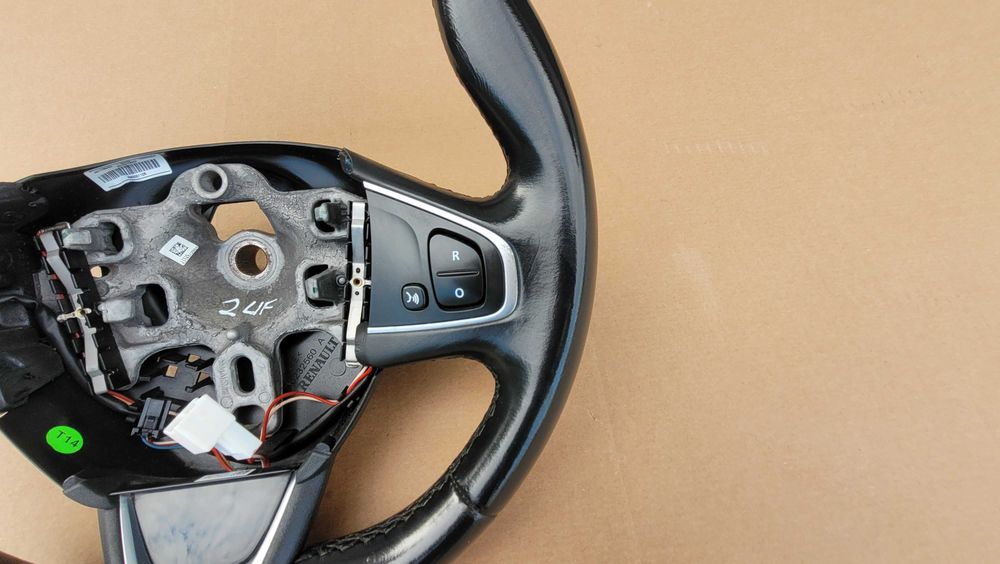 Renault Clio IV 4 lift kierownica skóra multifunkcja nr2 484000110R