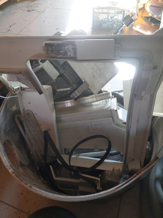 Продам пральну машину Miele W151 на запчастини ціна договірна