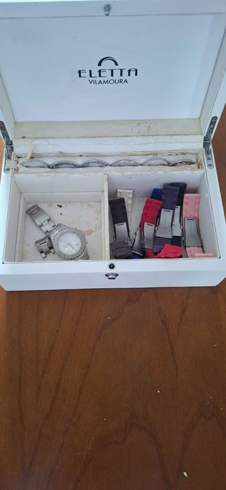 Kit Relógio Eletta + várias braceletes e anéis — funcional