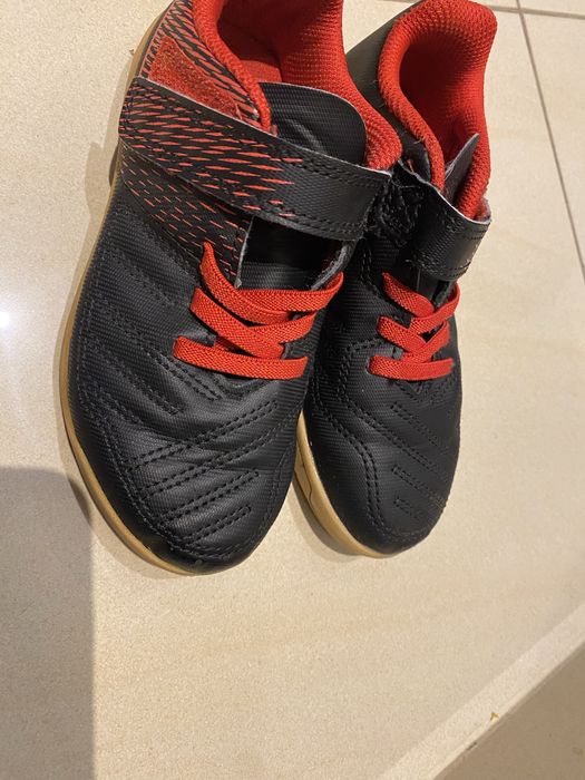 Buty do piłki nożnej, halówki Decathlon, rozm. 30