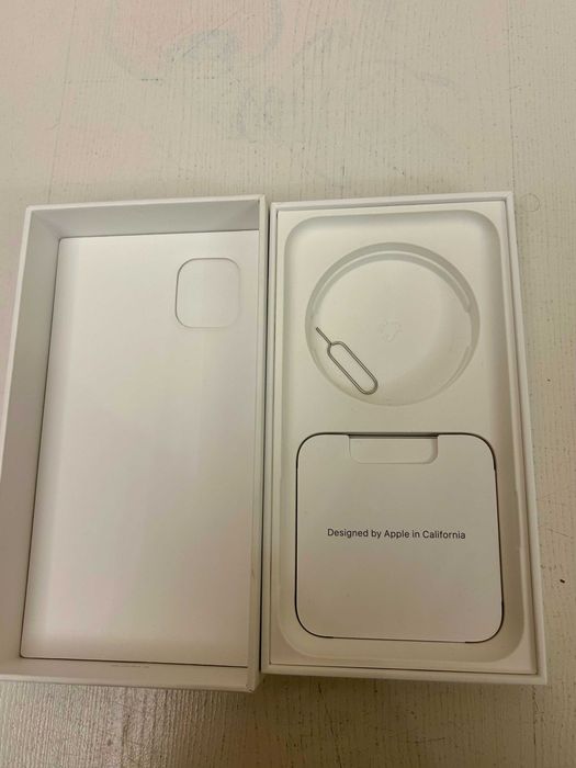 iPhone 11 128GB zalana płyta główna