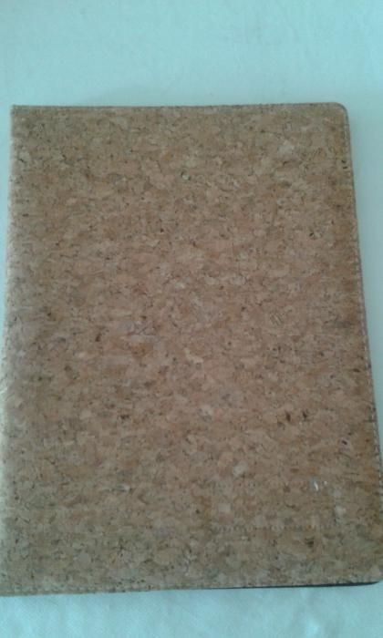 Pasta A4 em cortiça nova