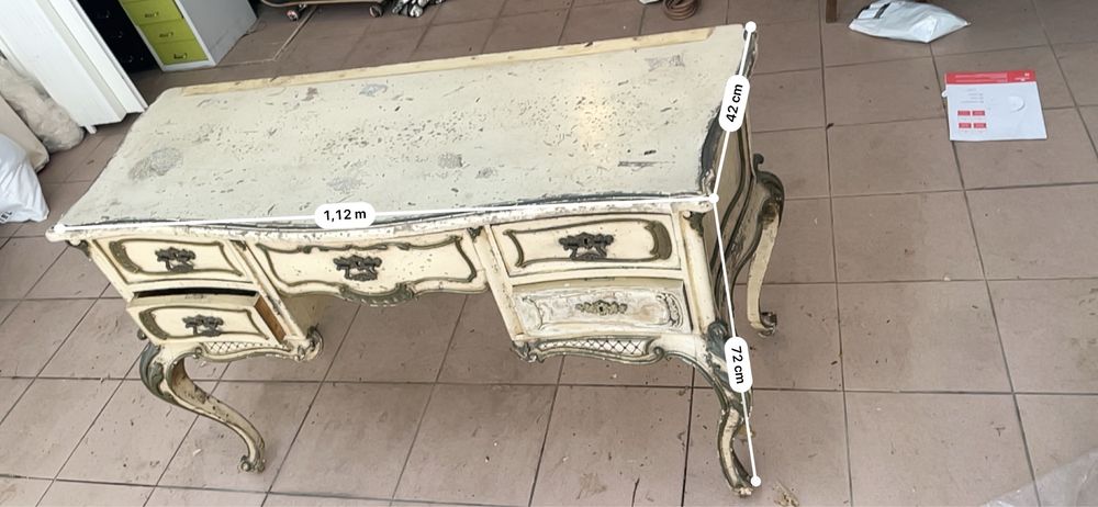 Consola antiga em madeira