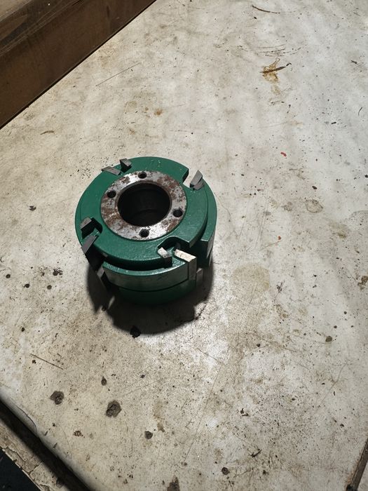 Токарні фрези у середньому стані, ціну пропонуйте