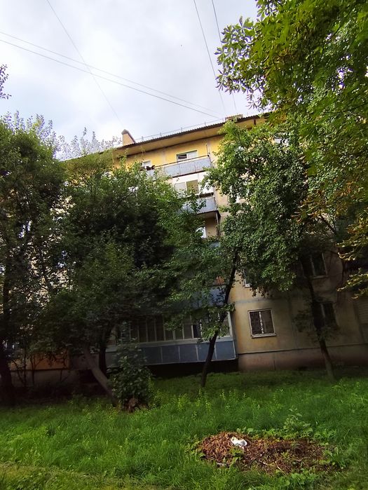 Продаж 2кім квартири Київ вул.Зодчих 6А