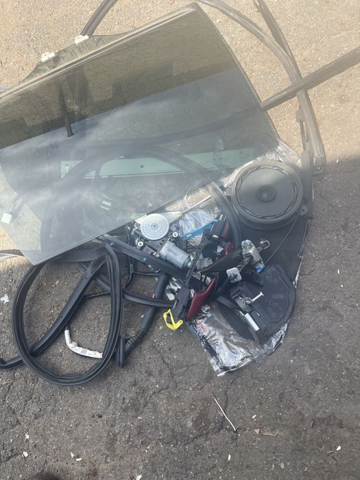 Продам начинку дверей субару форестер