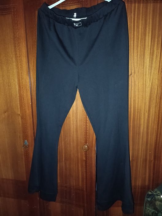 Штани кльош 58-60 розмір чорного кольору