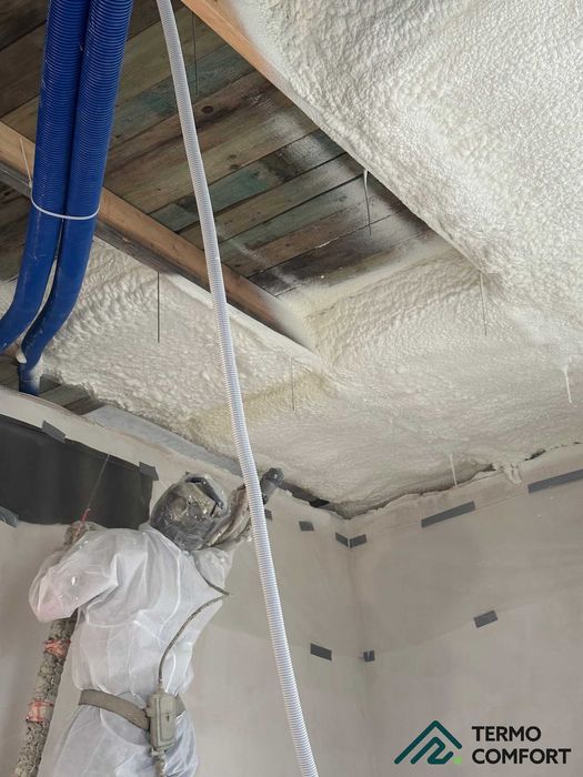 Ocieplanie piana PUR - Ocieplenie poddaszy pianką i celuloza Isocell