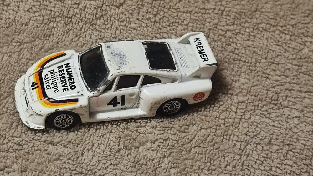 Модель Corgi  Porsche 935 Kremer