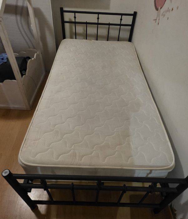 Cama solteiro com colchão ortopedico