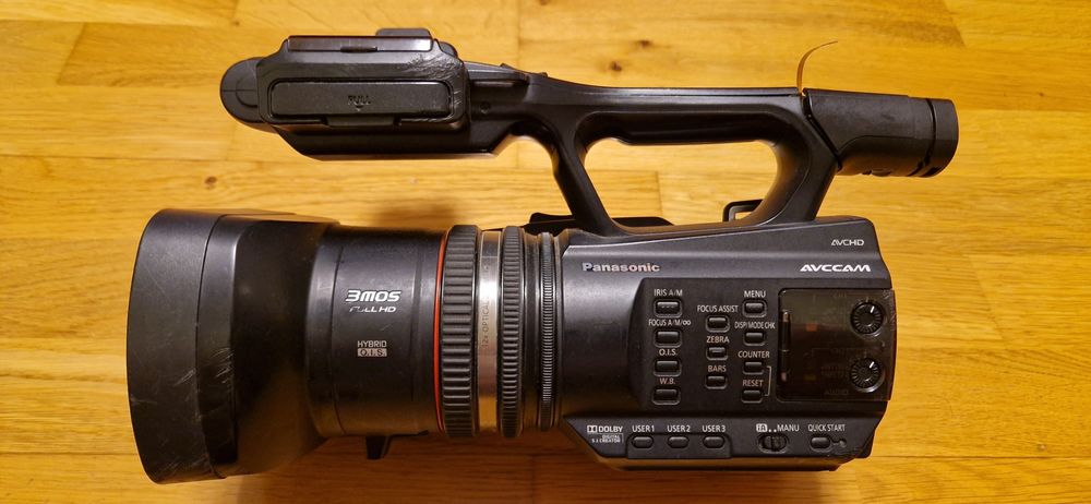 Продам б/у відеокамеру Panasonic AG/AC 90