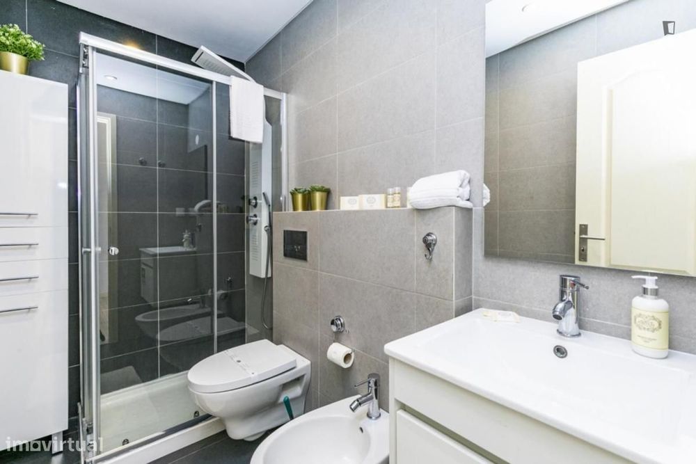 Apartamento com 2 quartos - localizado em Arroios Lisbon