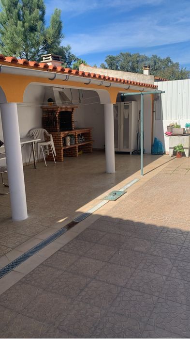 Alugo quarto - casa partilhada