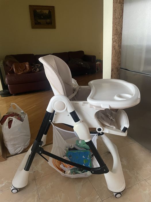 Стільчик для годування