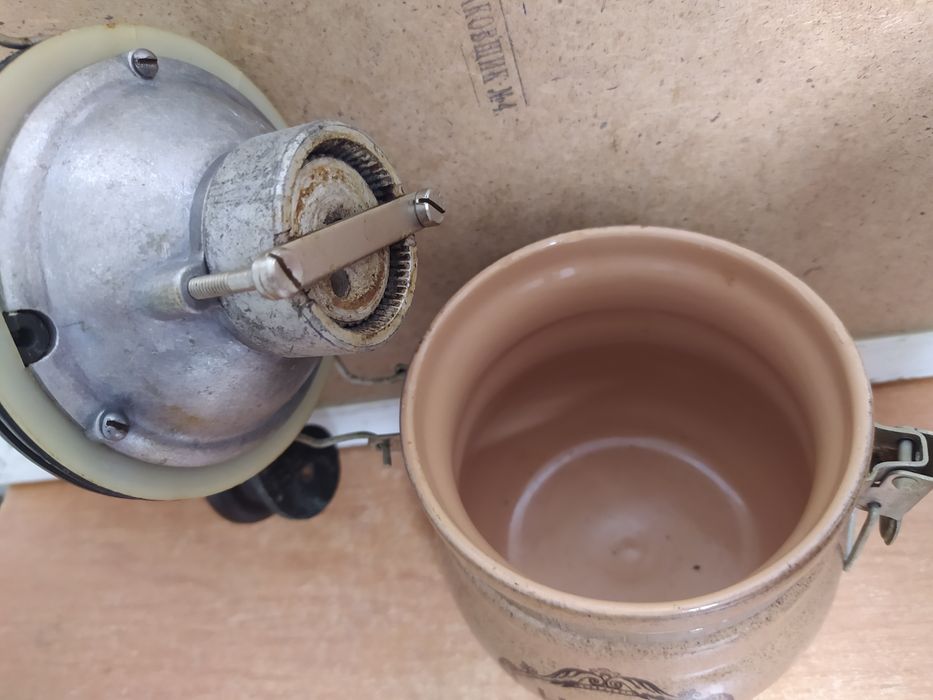 Кофемолка ручная СССР.