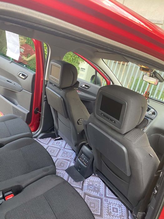 Sprzedam auto peugeot 5008