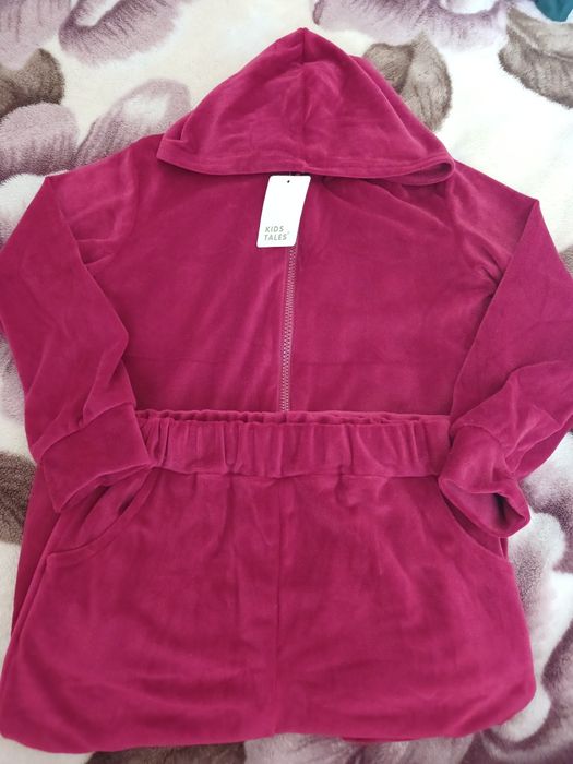 Велюровый спортивный костюм для девочки