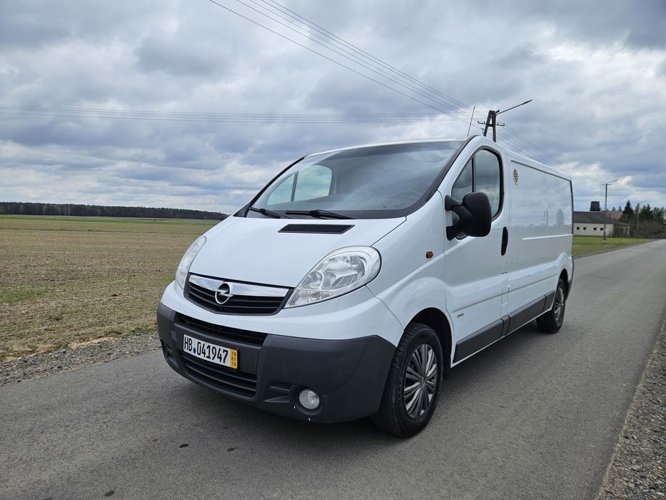 Opel_Vivaro_LONG_L2H1_2014r._Klima_super_stan