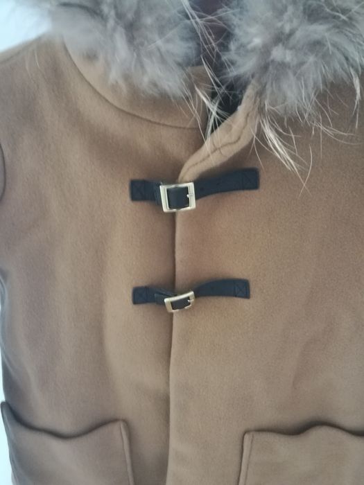 Elegante Casaco com Capuz