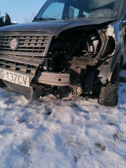 Fiat doblo uszkodzony