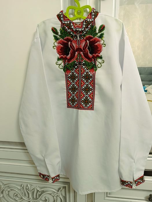 Вишиванка на хлопчика з бісеру