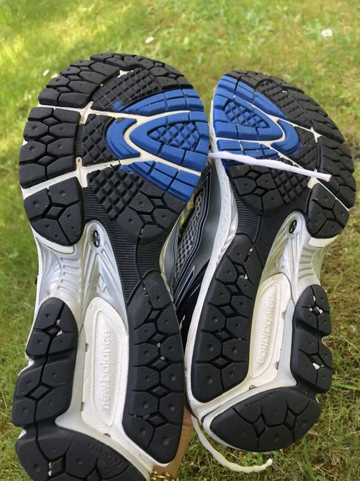 Buty sportowe new balance  1906