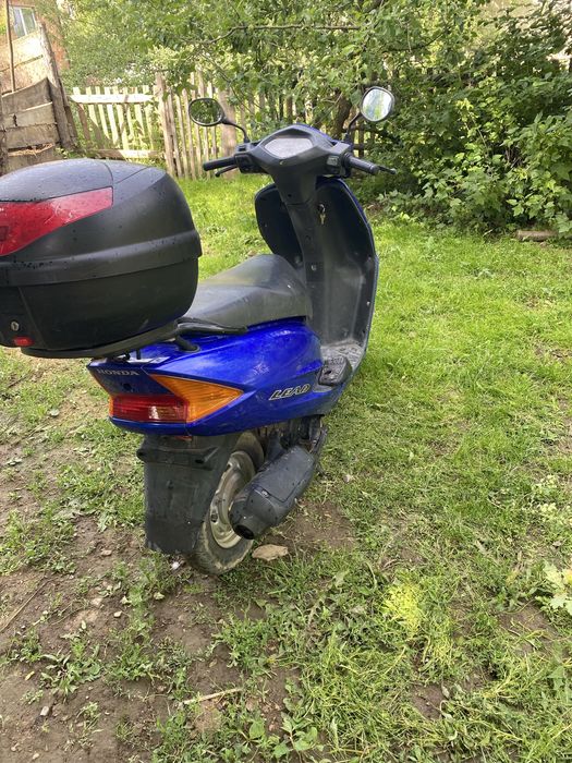 Продам скутер Honda Lead 100 кубів