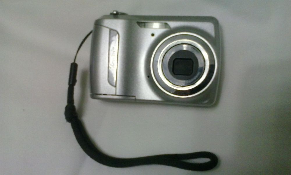 Фотоаппарат цифровой Kodak, большой дисплей, яркие фотки.