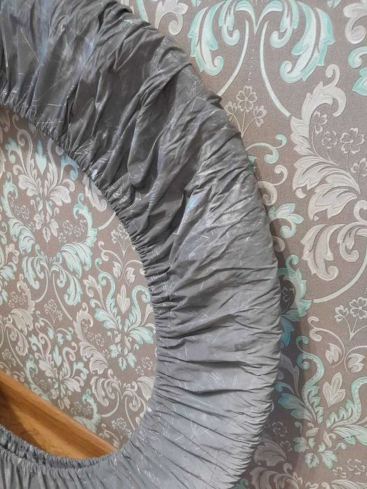 Купальник та предмети для гімнастики