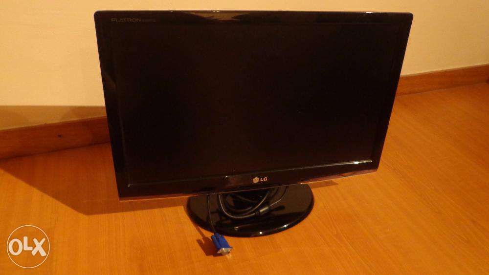 Monitor lg flatro w2253tq novo