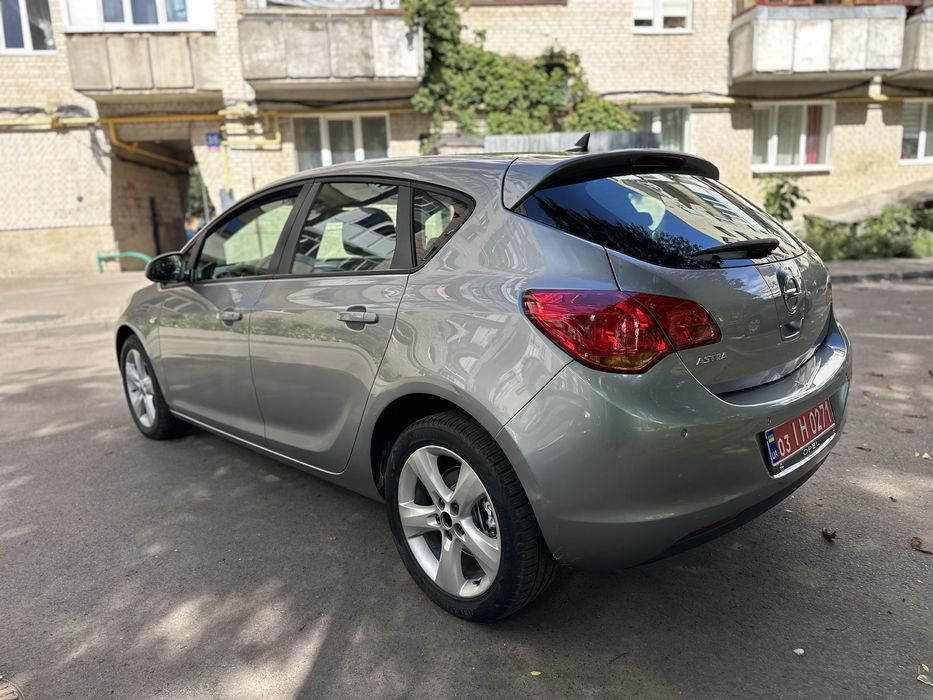 Opel Astra J 2009 1.6 MPI