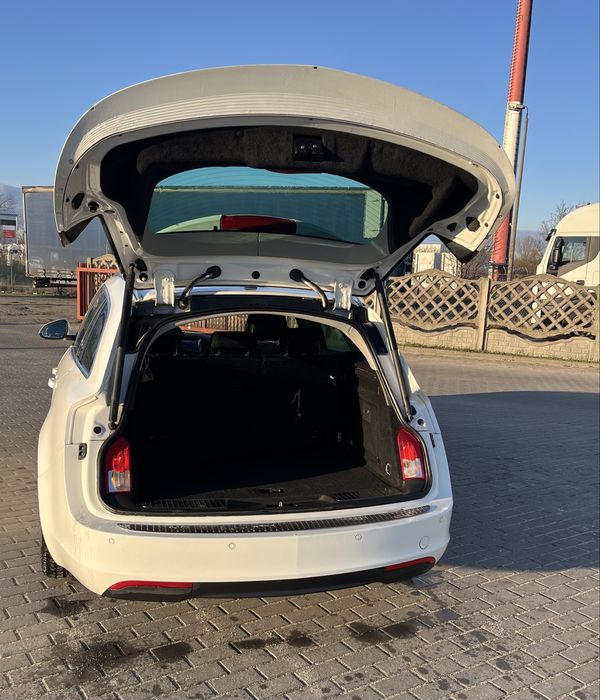 Opel Insignia Sport Tour ZAMIANA