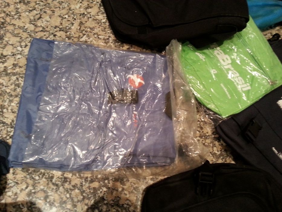 mochilas/pastas por 3 euros (à escolha)